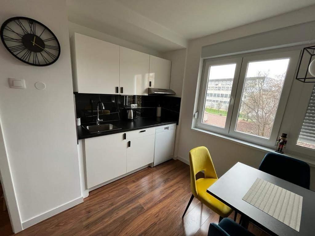 Four Pearls Appartement Karlovac Buitenkant foto